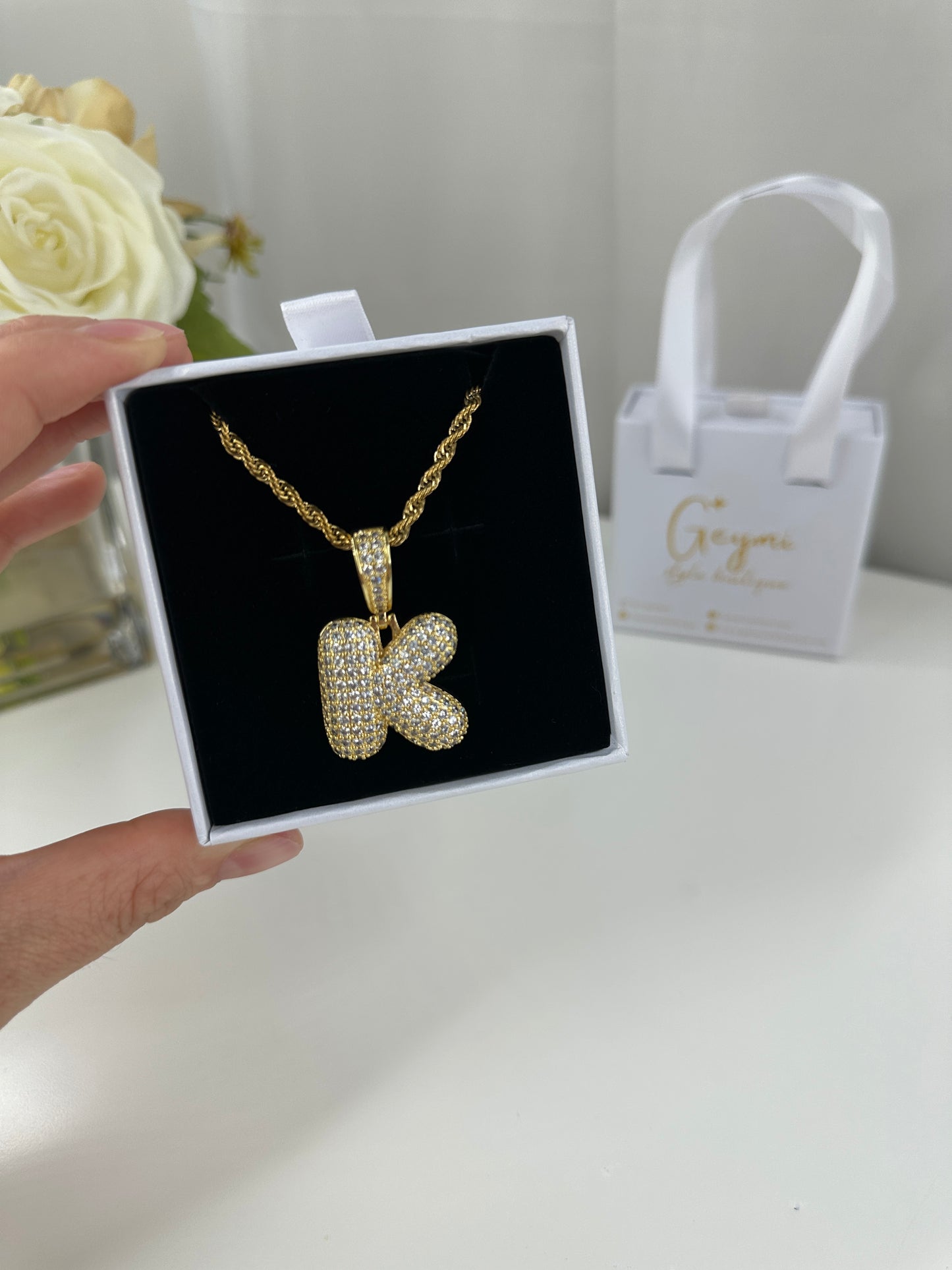 Cadena con Inicial K