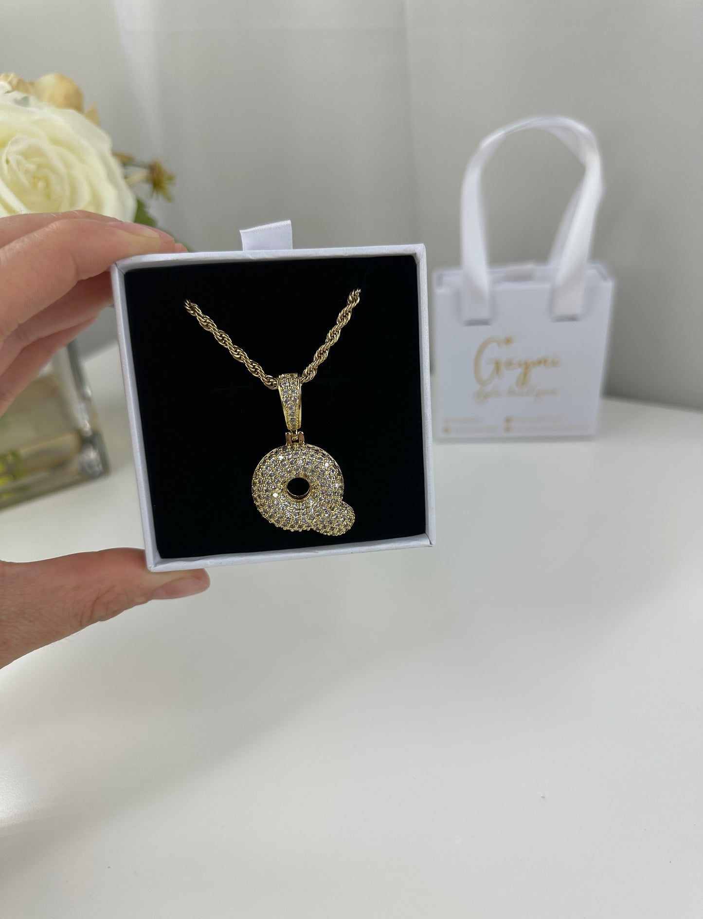 Cadena con Inicial Q