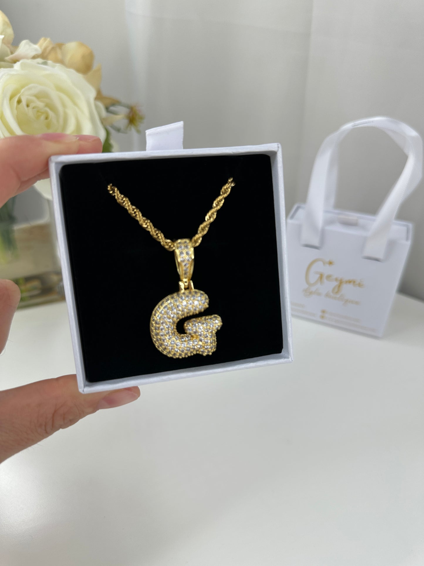 Cadena con Inicial G