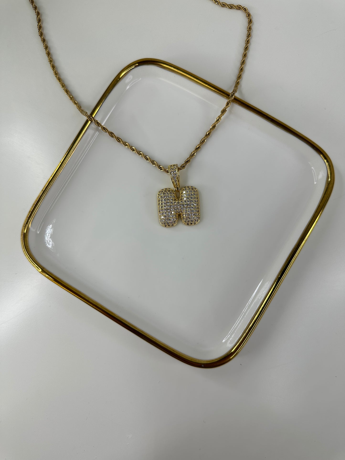 Cadena con Inicial H
