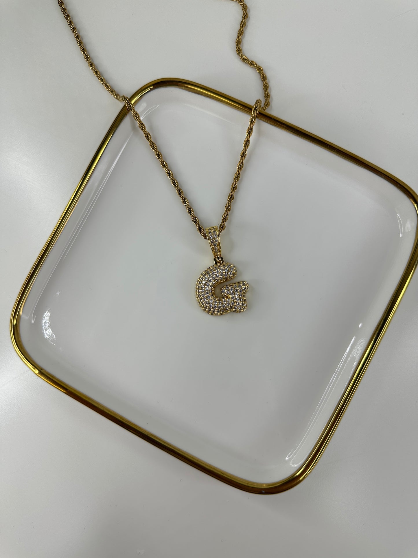 Cadena con Inicial G