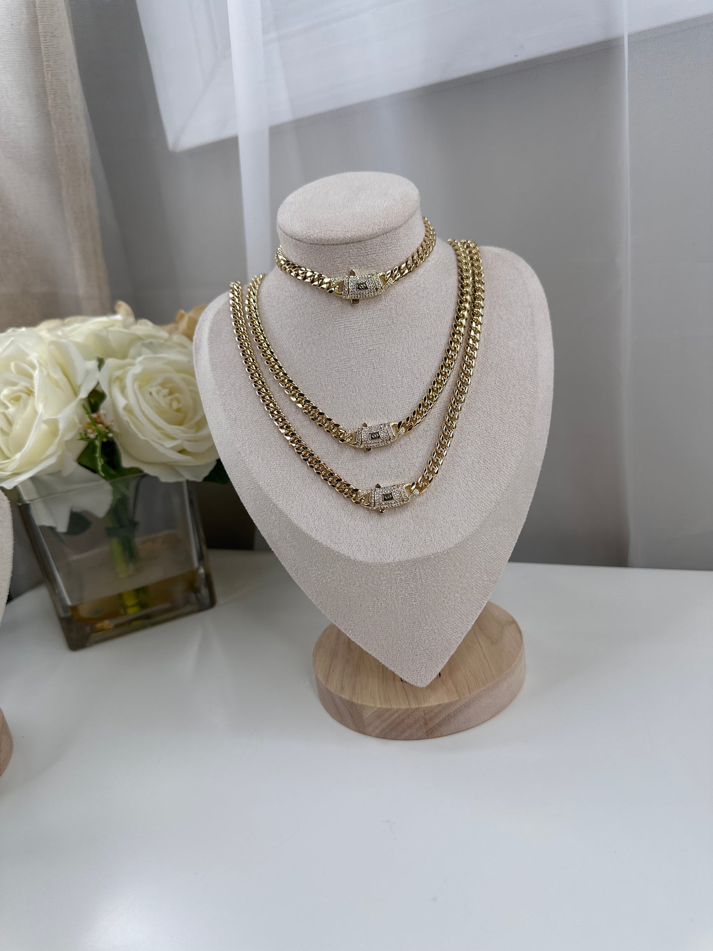 Choker Laila