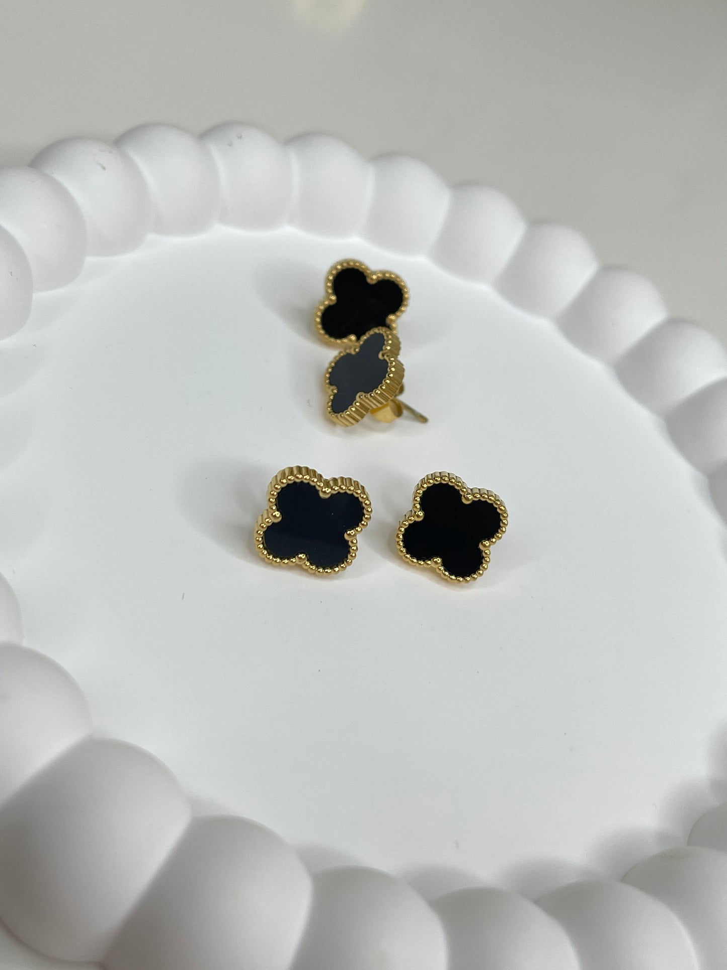 Aretes de Trébol Obscuro