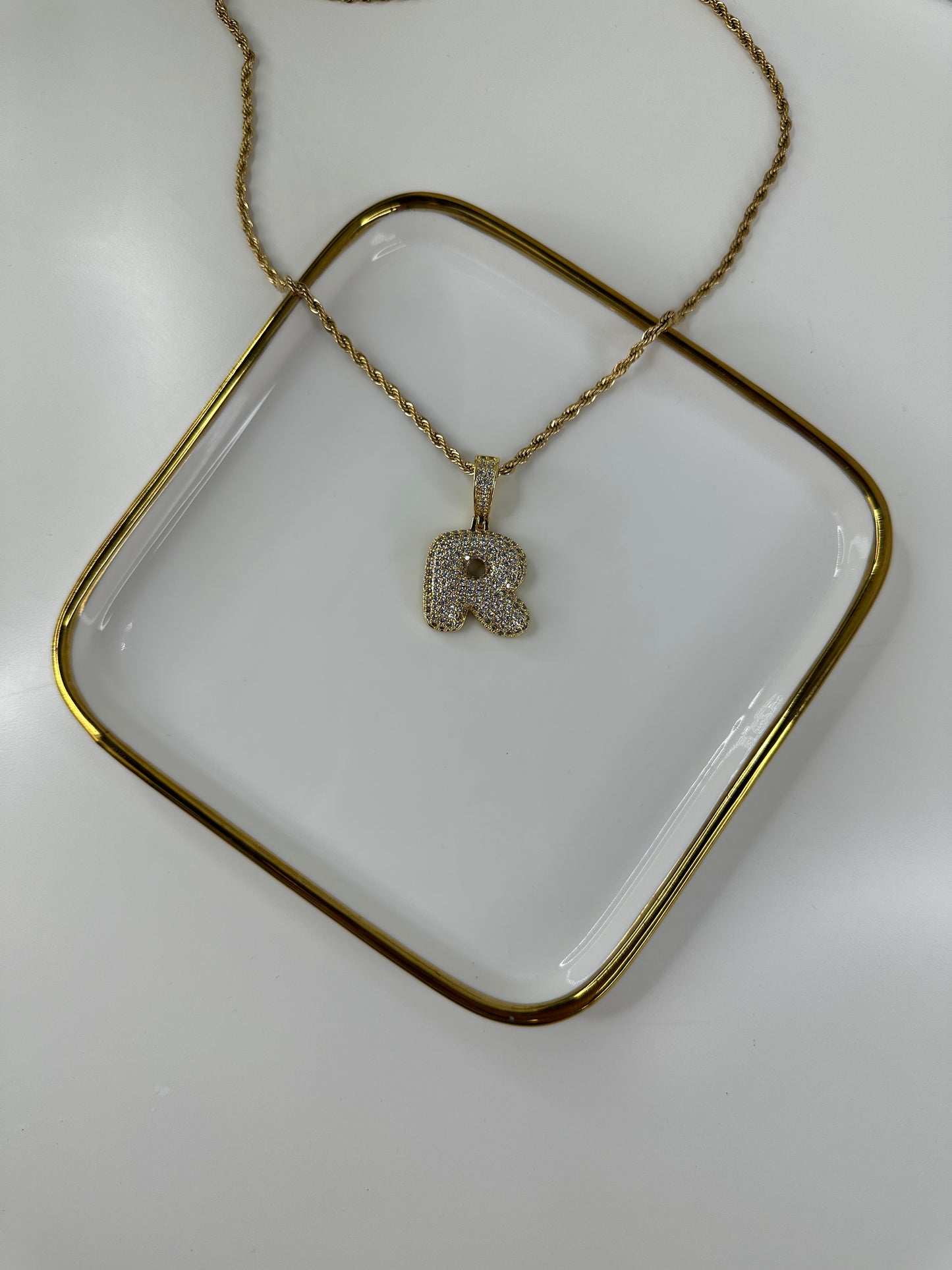 Cadena con Inicial R