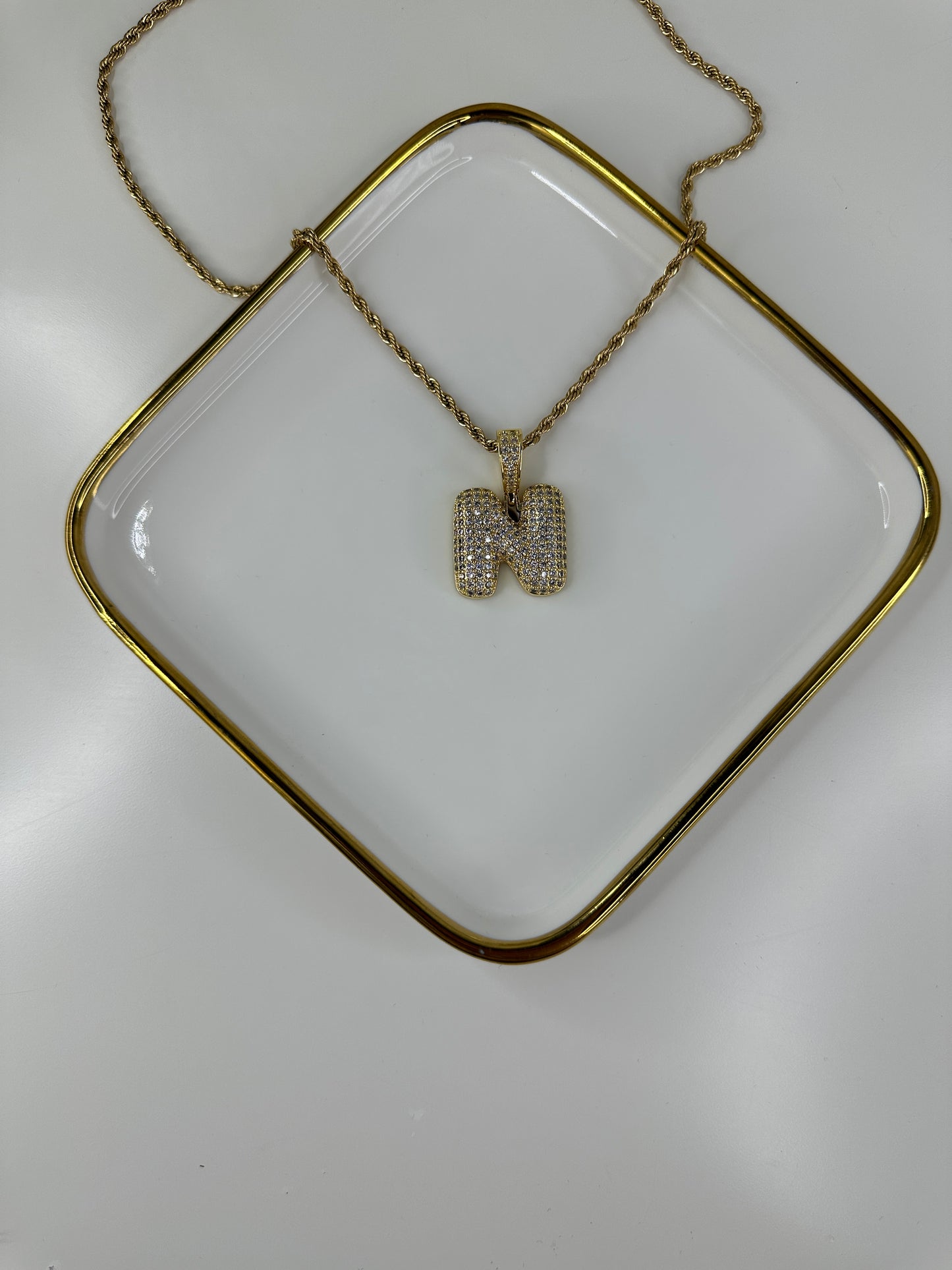 Cadena con Inicial N