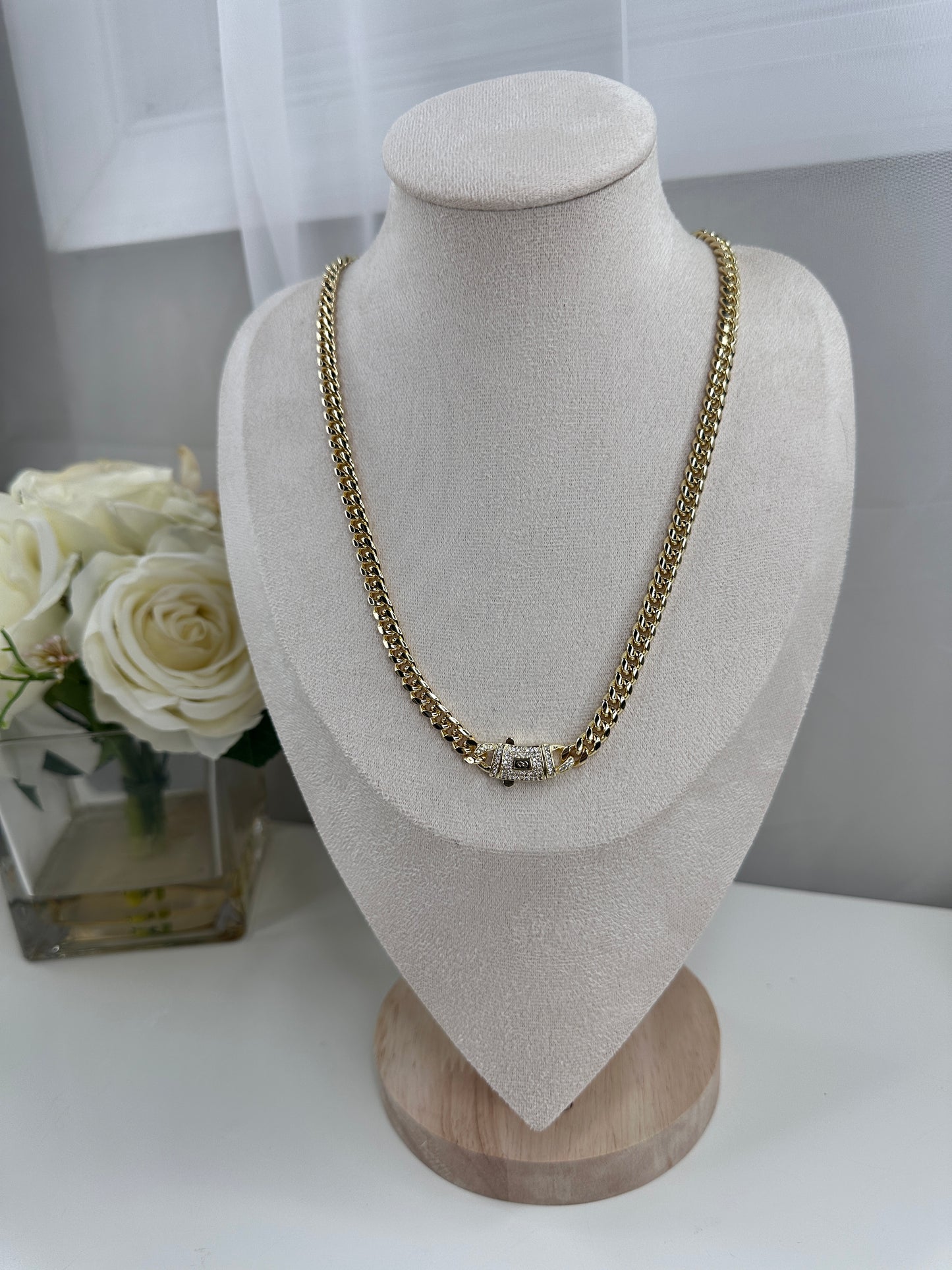Choker Laila