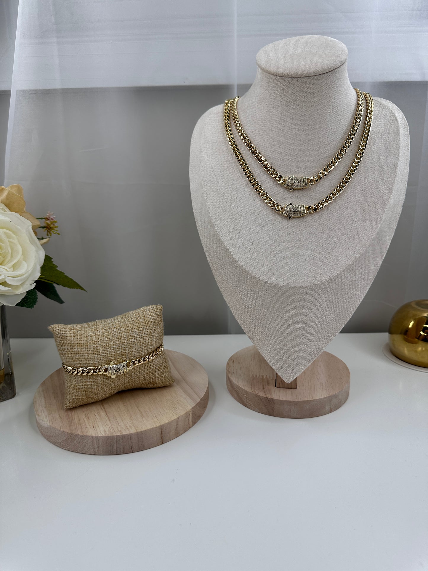 Choker Laila