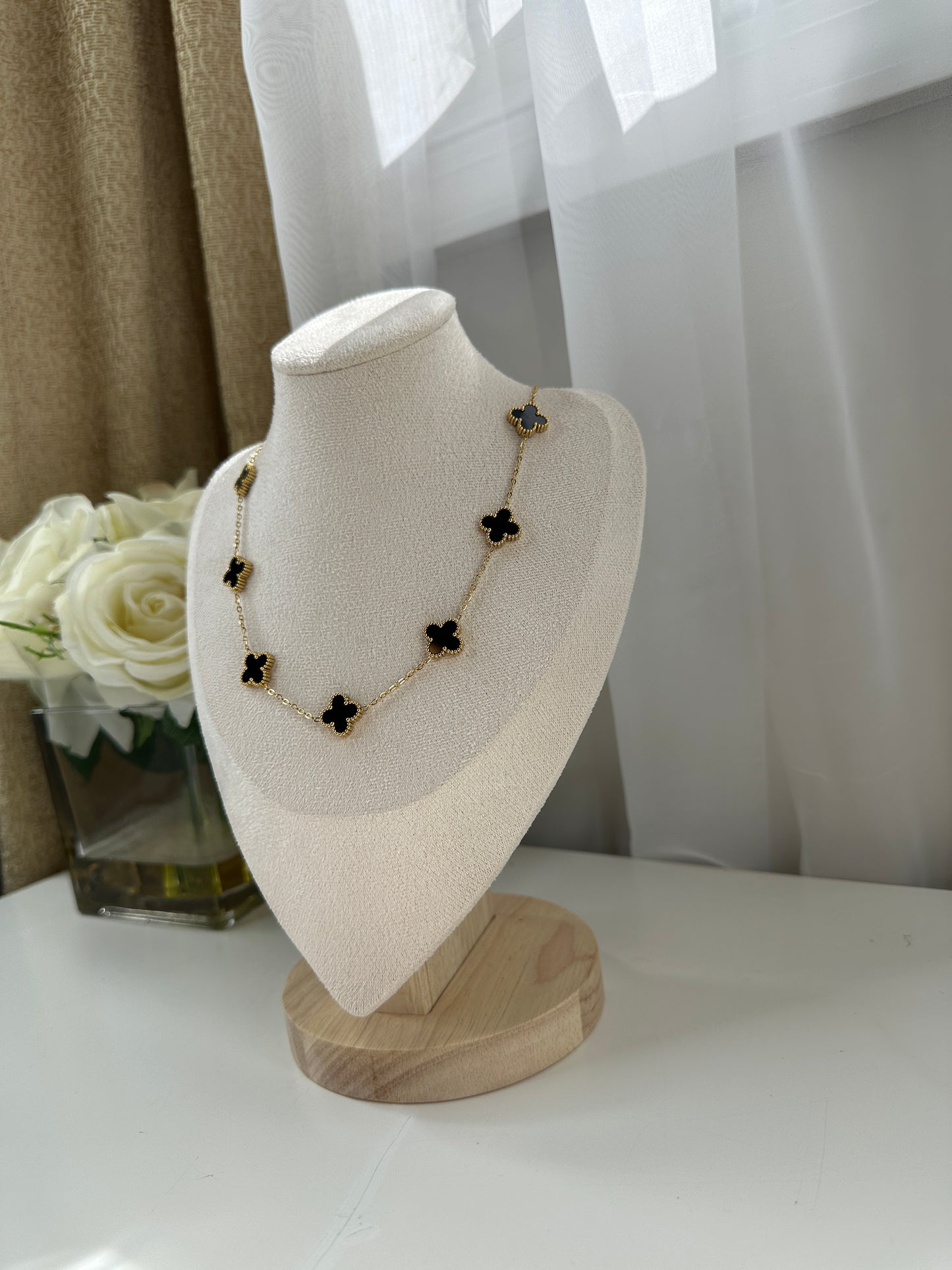 Clover Nacklace Negro