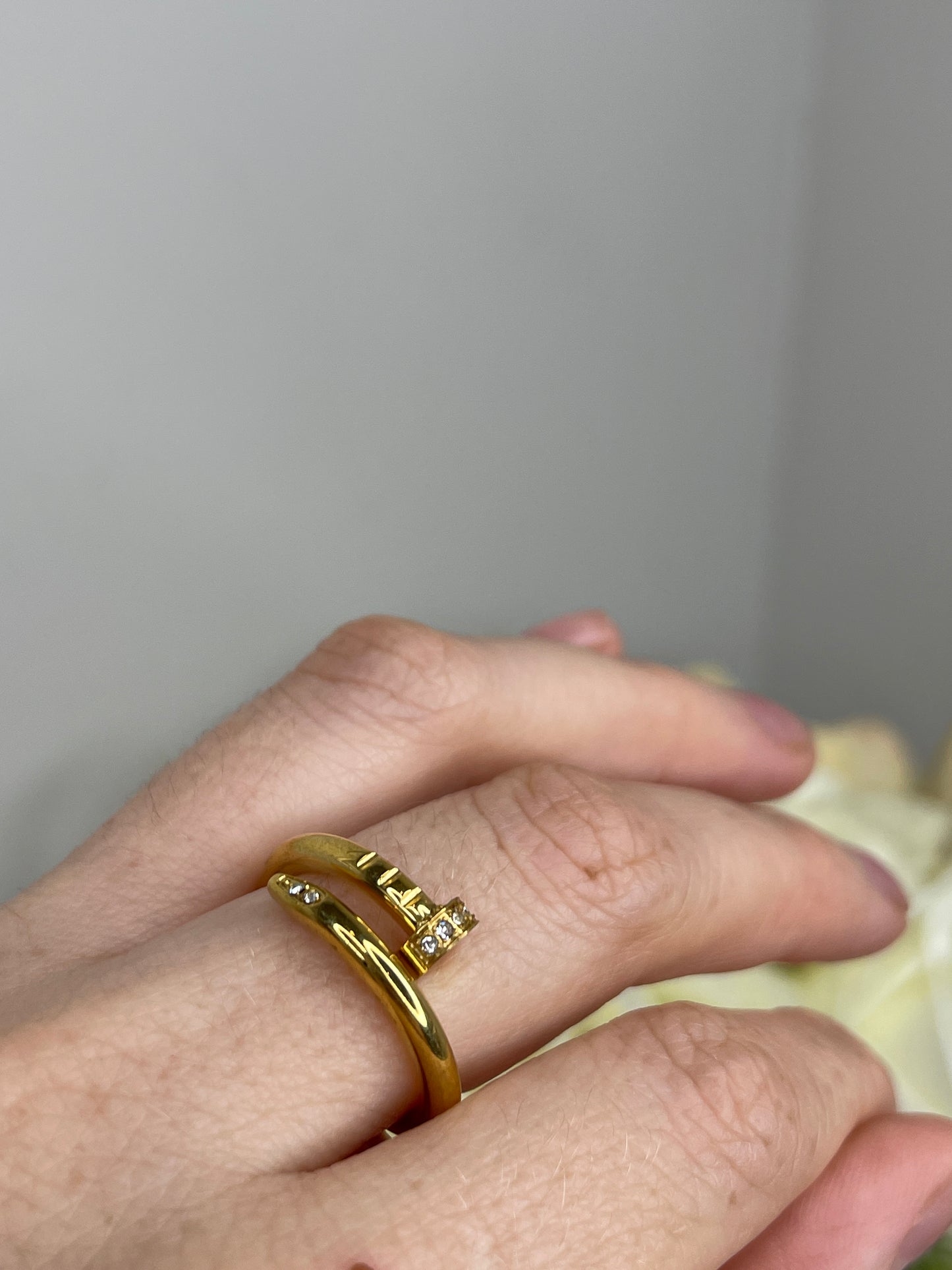 Anillo de Clavo Oro