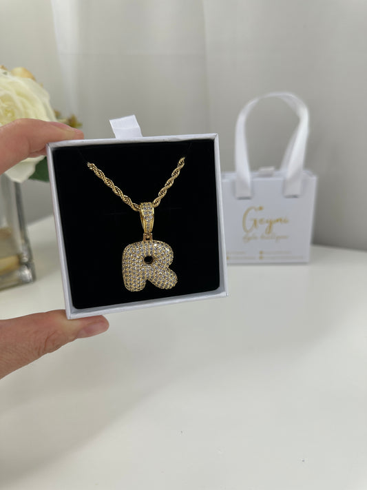 Cadena con Inicial R