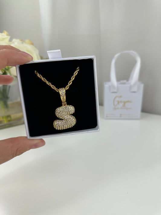 Cadena con Inicial S