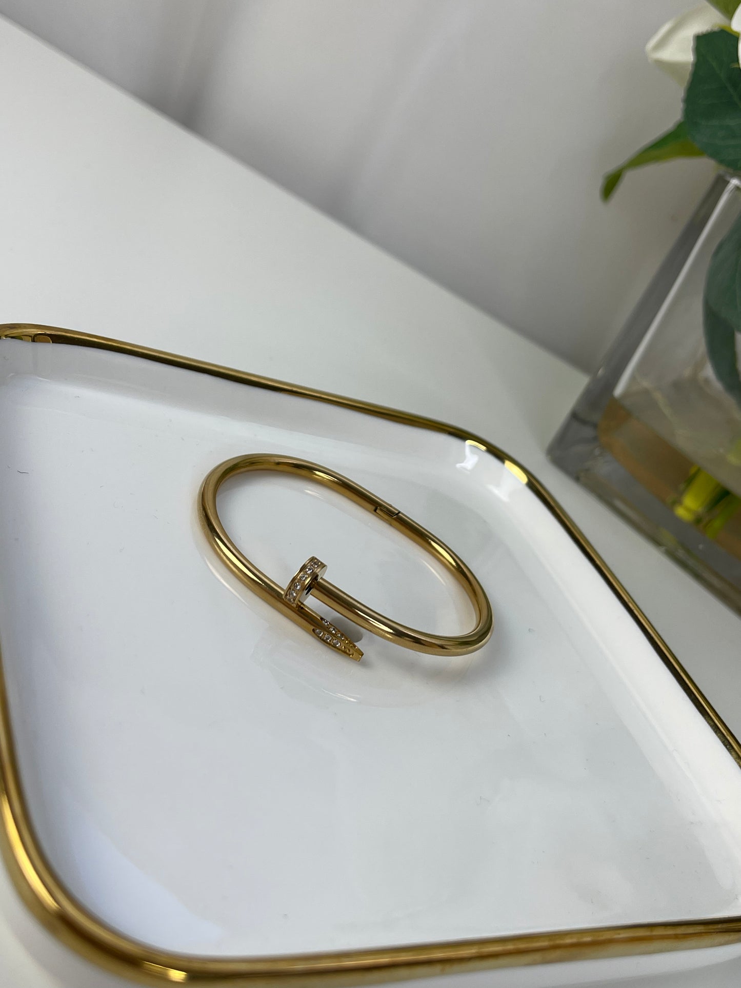 Brazalete de Clavo Oro